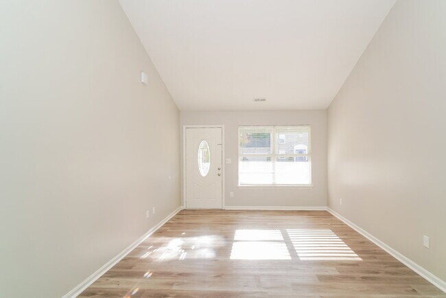 Photo - 6726 Oak Lake Dr