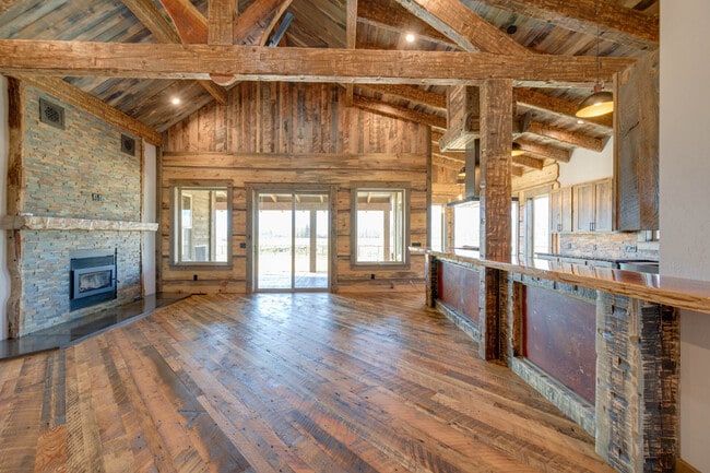 Photo - 5289 Gabriels Wy