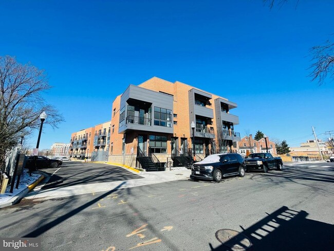 Photo - 1106 S Highland St Unidad 2