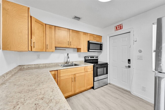 Photo - 2409 Taft St