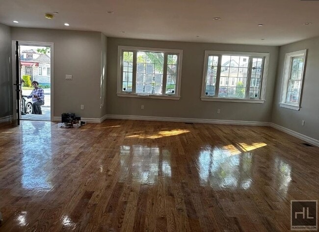 Photo - 132-11-132160 160th St Unidad 1