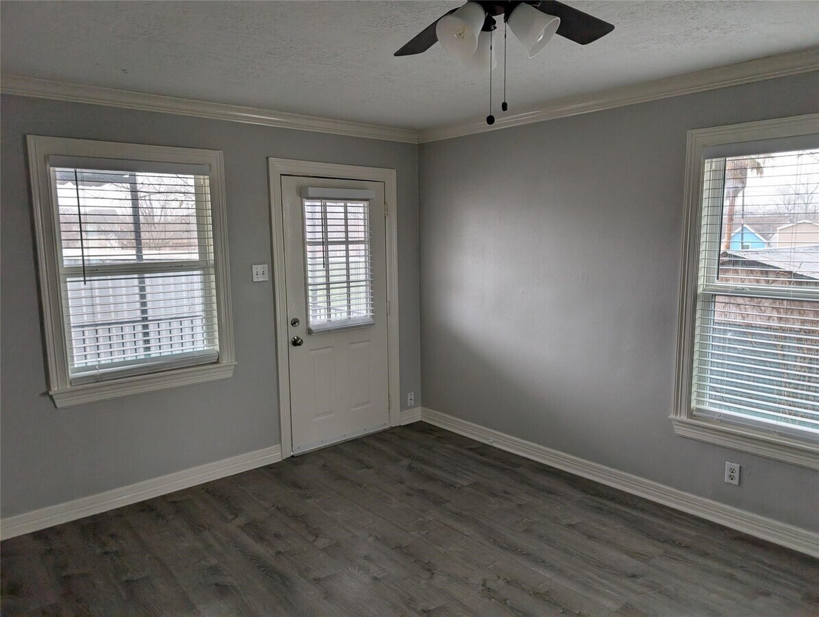 Photo - 2513 Kowis St