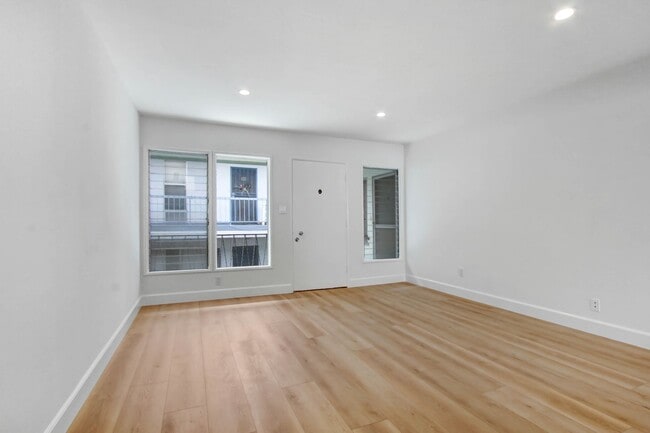 Photo - 922 6th St Unidad 09