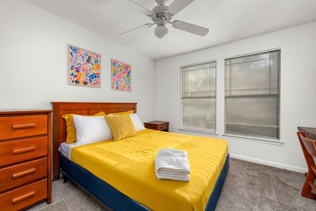 Photo - 2505 Livingston Ave Unidad FL1-ID1028635P