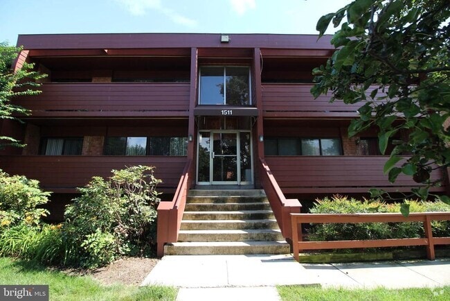 Building Photo - 1511 S George Mason Dr Unit 3 Rental
