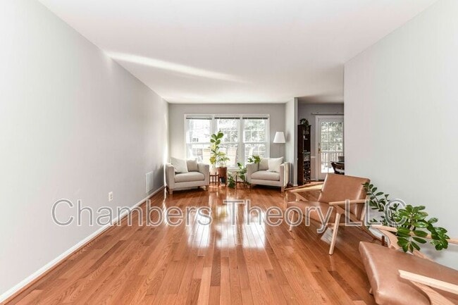 Photo - 1727 Larkmeade Dr
