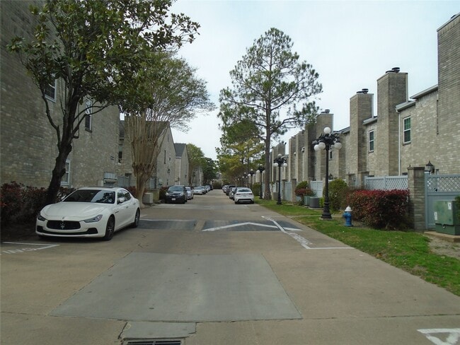 Photo - 6000 Reims Rd Unit 4001
