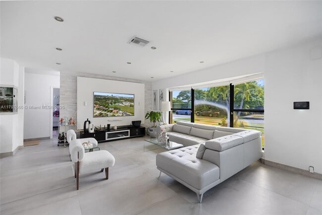 Photo - 20375 NE 22nd Pl