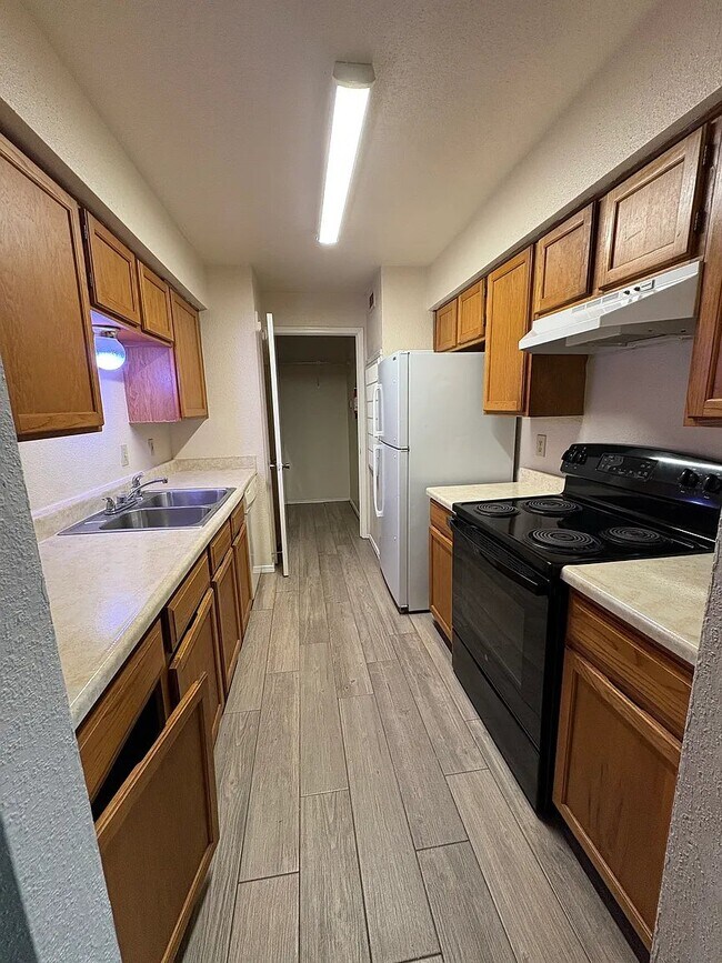 9700 Leawood Blvd Unit 216