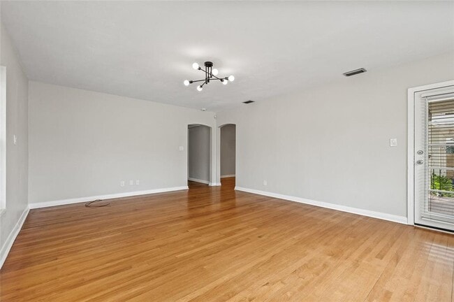 Photo - 1023 W Ohio Ave