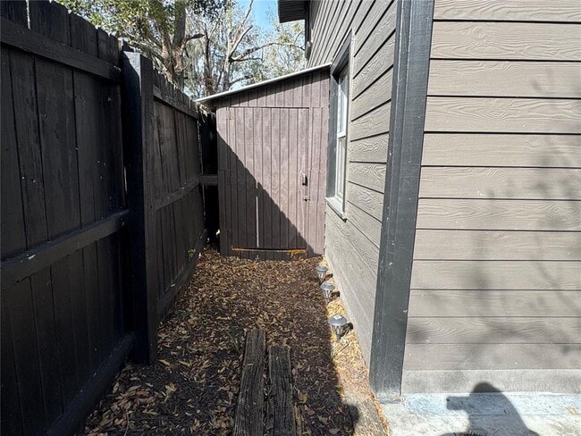 Photo - 225 E 5th St