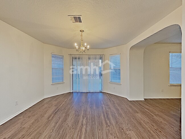 Photo - 1326 Hunt Crossing