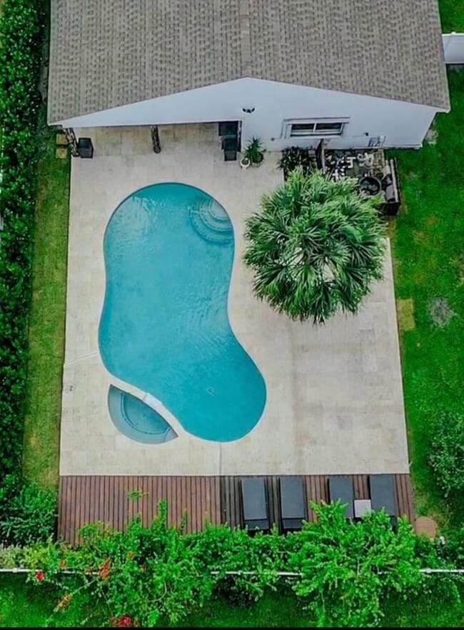 Photo - 8111 Cedar Hollow Ln