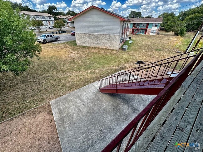 Building Photo - 102 Lady Bird Ln Unit D Rental