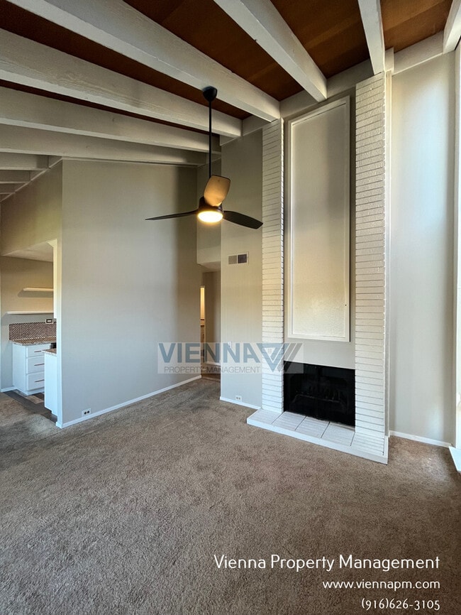 Photo - 888 Woodside Ln E Unidad 12