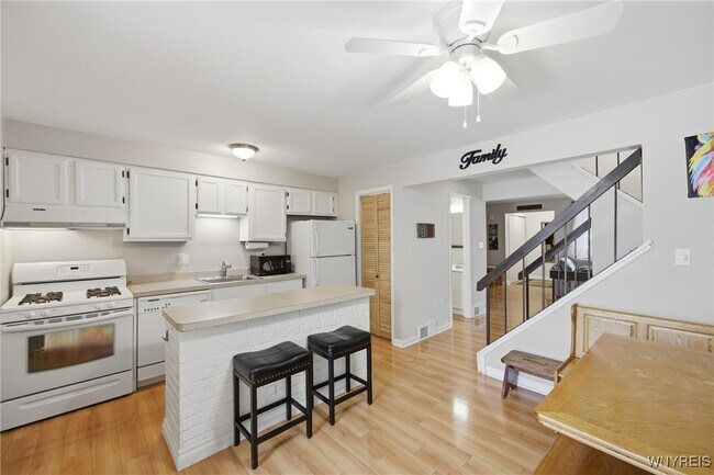 Photo - 1406 Netherton Ct