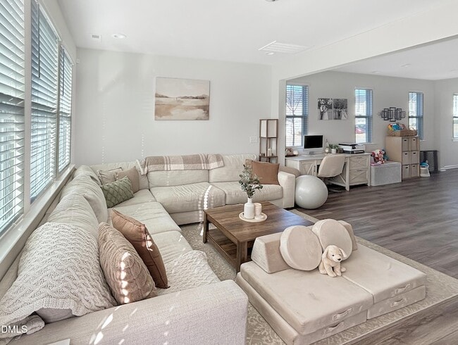 Photo - 779 Creekway Dr