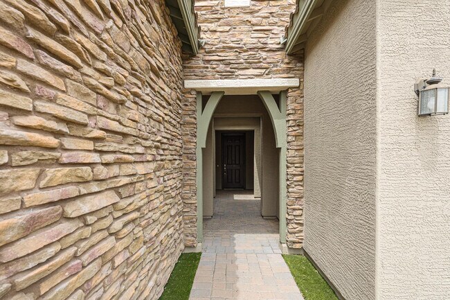 Photo - 1424 E Pedro Rd