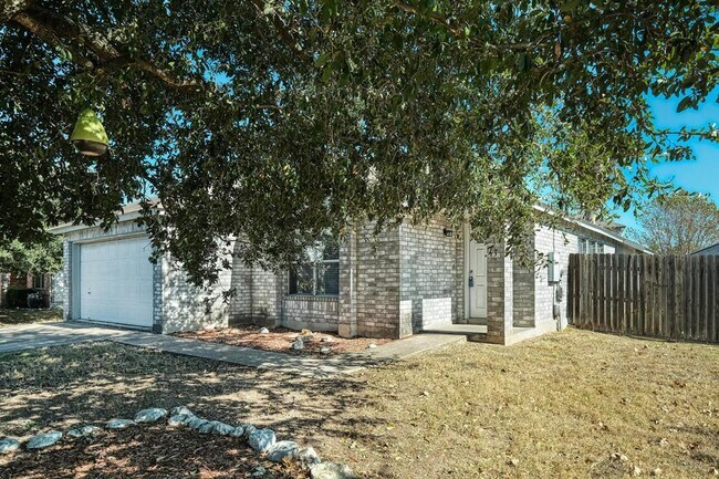 Building Photo - 3205 Settlement Dr