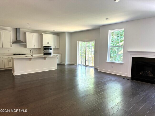 Photo - 153 Woolley Ct