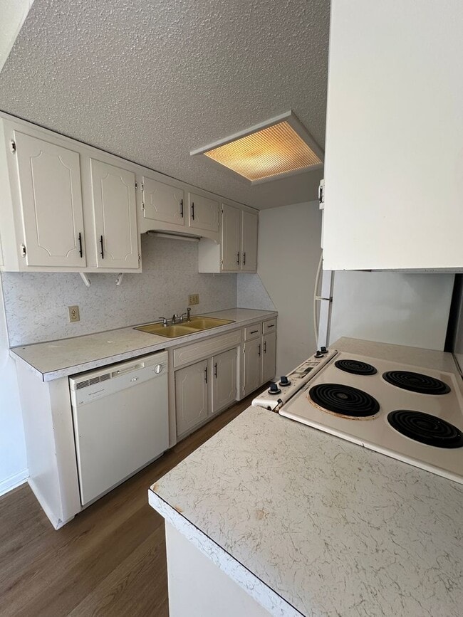 Photo - 519 N 31st St Unit 6
