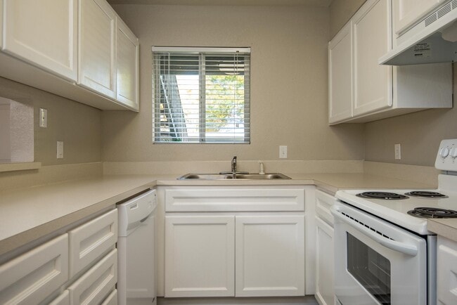 Two Bedroom w/ Den | Kitchen