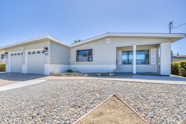 Photo - 3052 Eddy Cir
