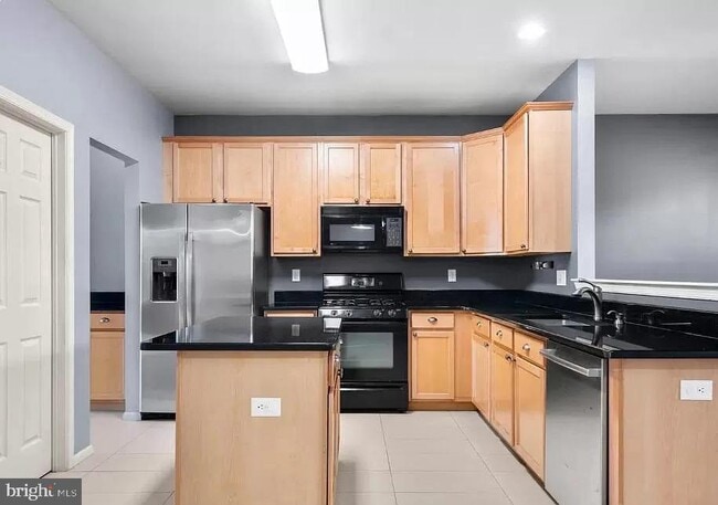 Photo - 112 Regents Ct