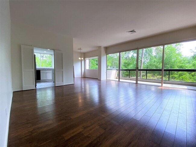 Photo - 49 Briar Hollow Ln Unit 101