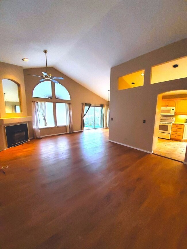 Photo - Great Home In Charbonneau
