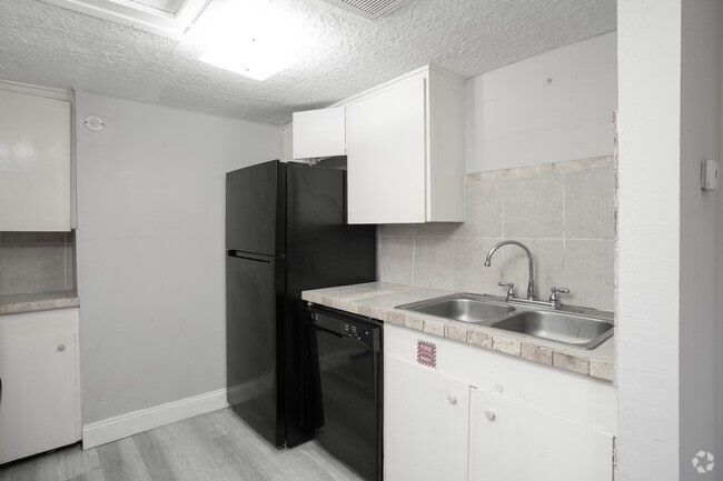 1BR, 1BA - 580SF - Kitchen