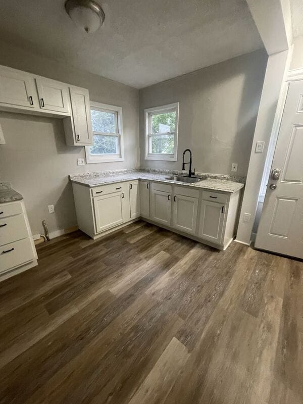 Building Photo - 641 N Goodman St Unit Upper