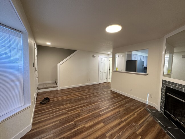 Photo - 821 Kaiser Rd NW