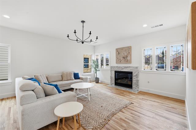 Photo - 3247 Homer St