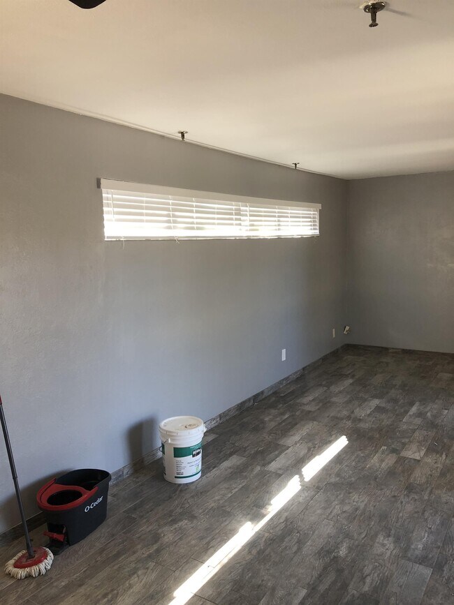 Photo - 2601 W Broadway Blvd