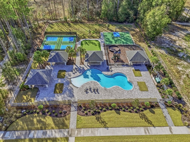 Photo - 534 SW 145th Dr