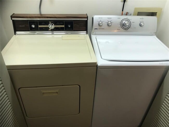 Photo - 2649 Surrey Ct