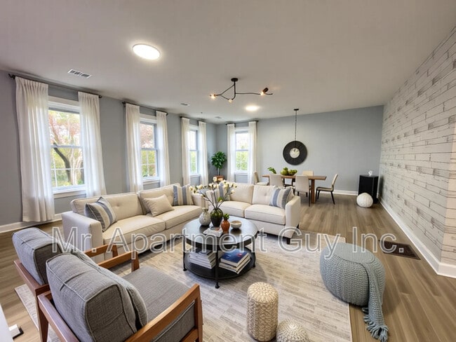 Building Photo - 1974 Portage Rd Unit Upper Suite