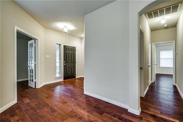 Photo - 811 Creekside Dr