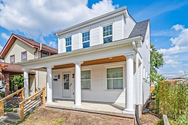 Building Photo - Fully Renovated Beauty!! Rental