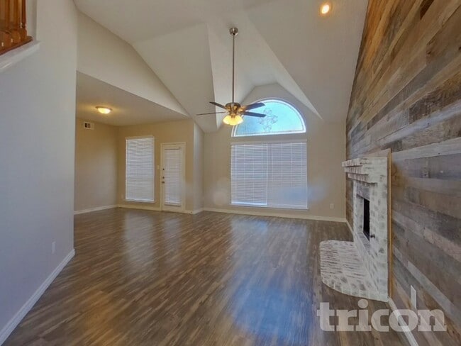 Photo - 1233 Clear Creek Dr