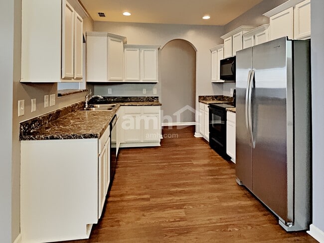 Photo - 1116 Selous Dr