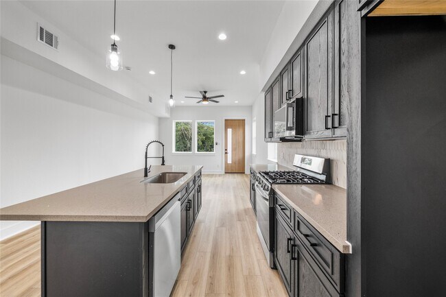 Photo - 7901 Cora St