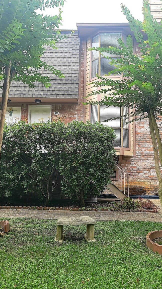 Building Photo - 2203 Place Rebecca Ln Unit C9