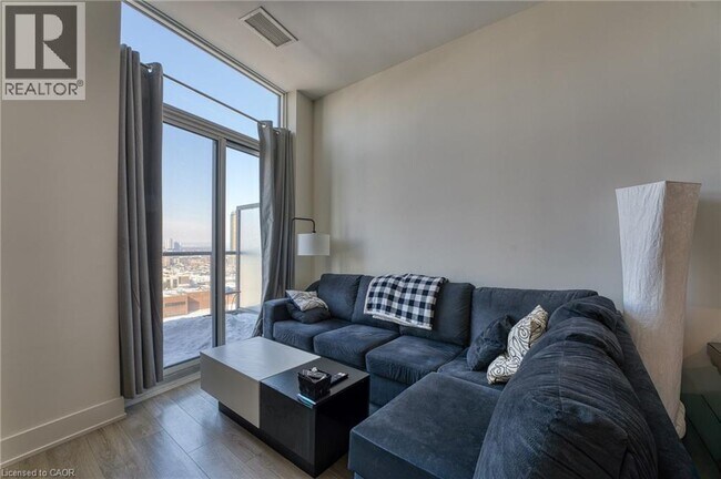 Photo - 212 King William St Unité 1411