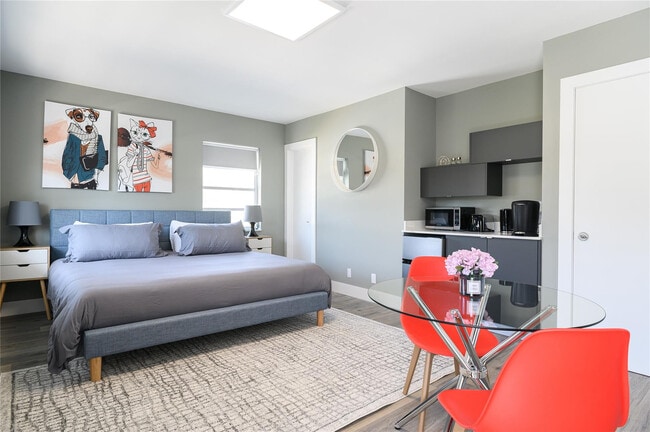 Photo - 1020 N Victoria Park Rd Unit 20