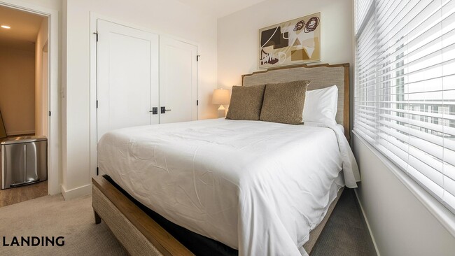 Photo - 1215 N Fayette St Unidad 525