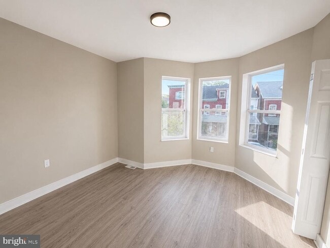 Photo - 28 N Anderson St