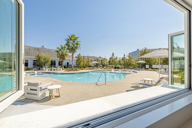 Longshore Commons