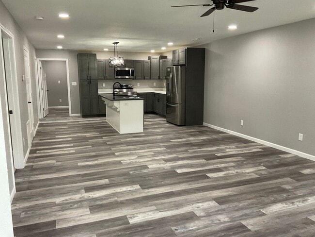 Photo - PRE LEASING- AVAILABLE JUNE 10TH - 3 Bedroom/2 Bathroom House In Frontenac